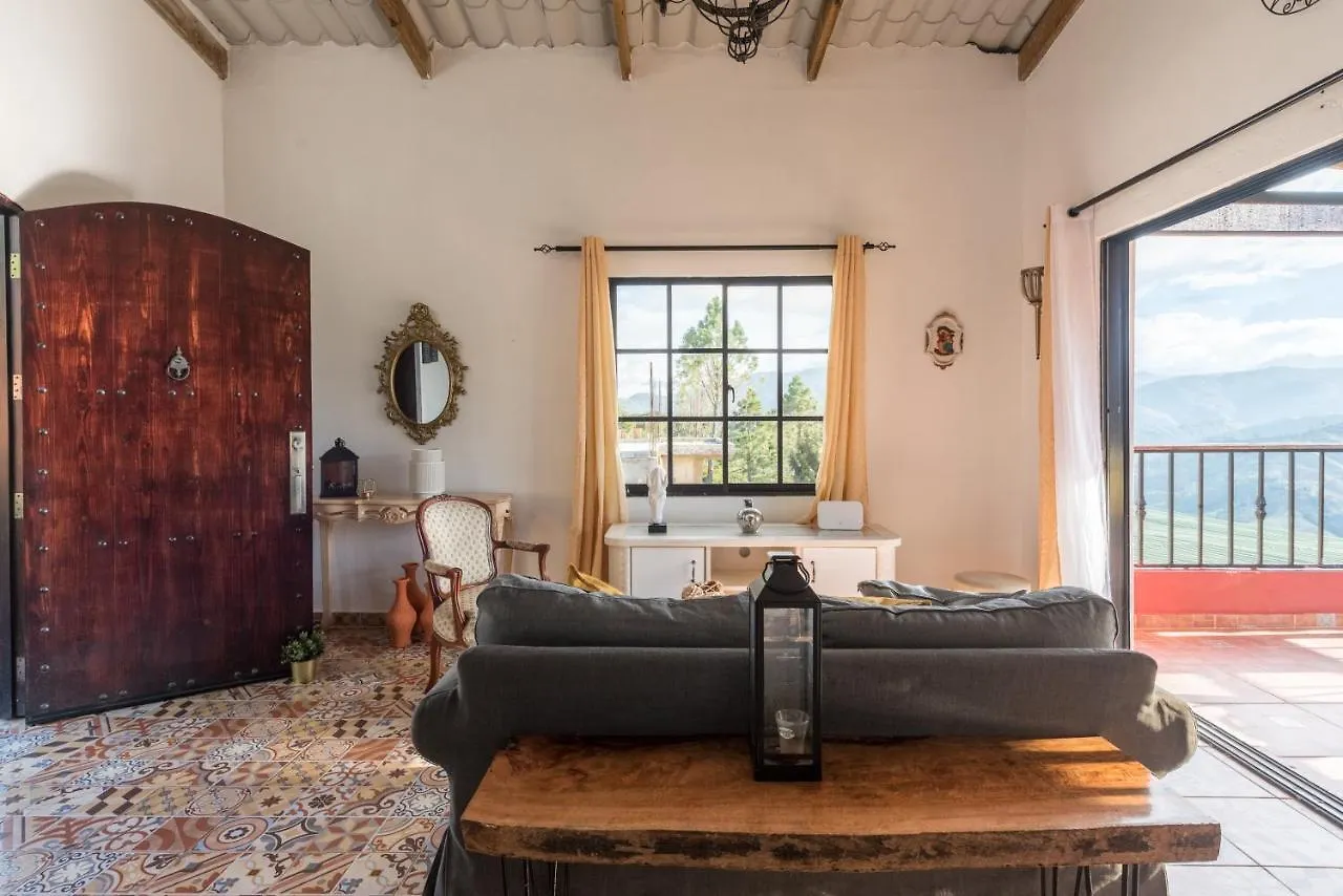 Colonial Suite Constanza Arroyo Frío